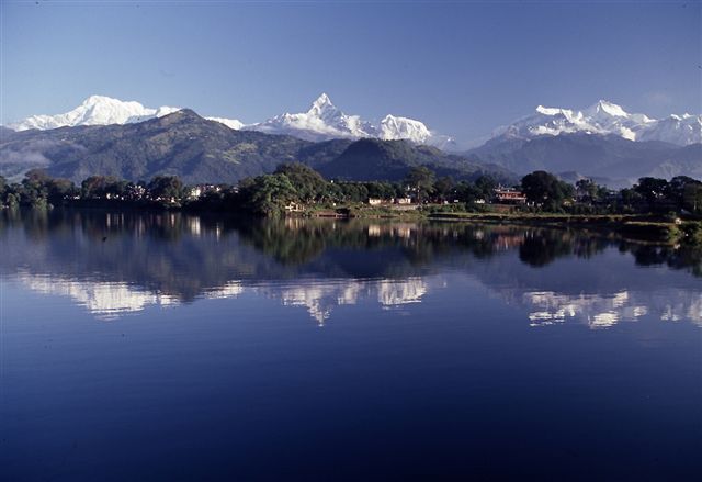 ポカラ渓谷 ペワ湖 ネパール