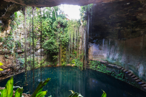 セノーテ・イキル