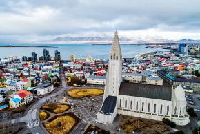 オイストゥルヴォットルル広場