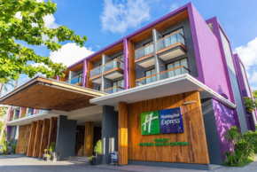 ホリデイ・イン・エクスプレス・プーケット・パトン・ビーチ・セントラル