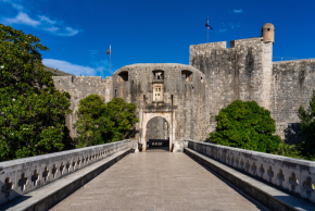 ドブロブニク　ピレ門