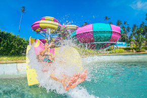 アドベンチャー ウォーターパーク デサルコースト