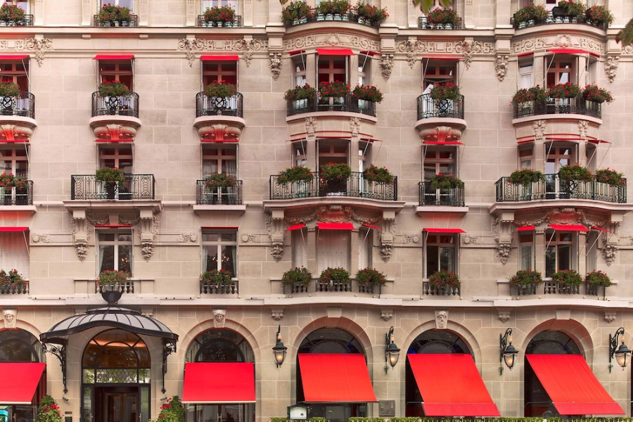 オテル プラザ アテネ(Hotel Plaza Athenee)