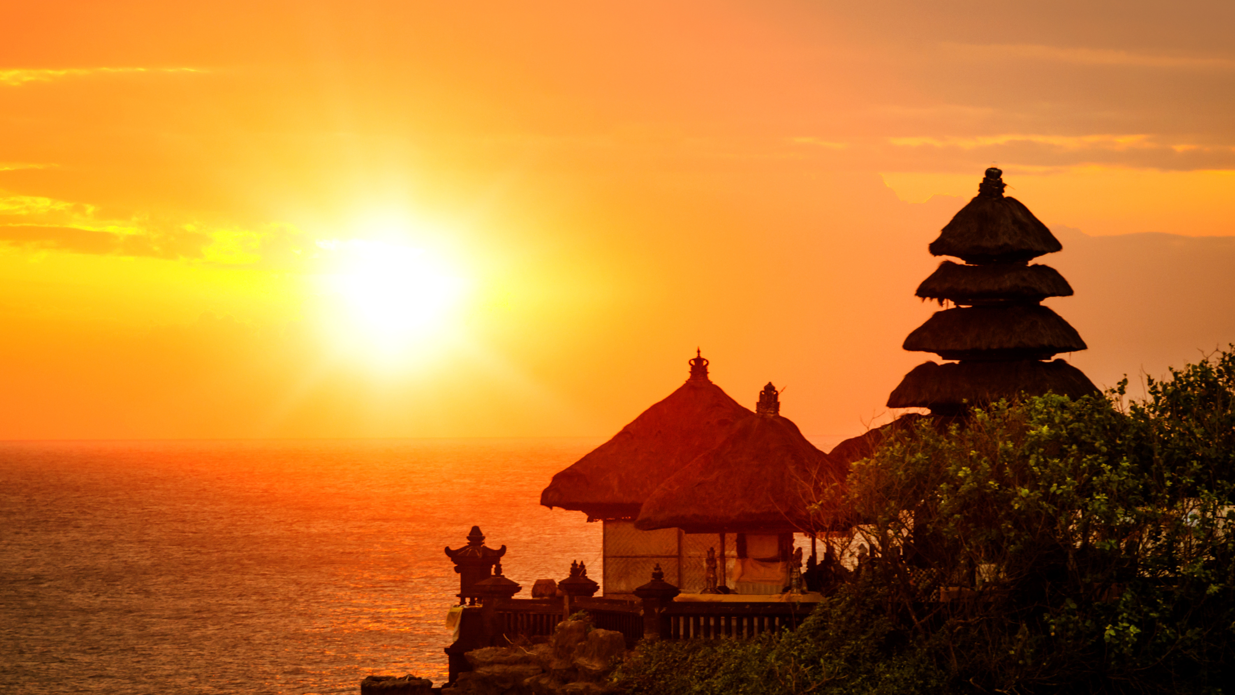 バリ島　夕暮れの寺院