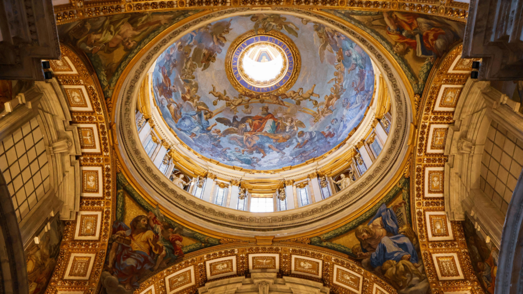 サン・ピエトロ寺院　洗礼堂内部