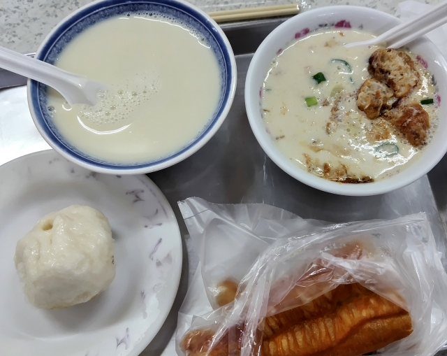 鹹豆漿と揚げパン　台湾の定番朝食