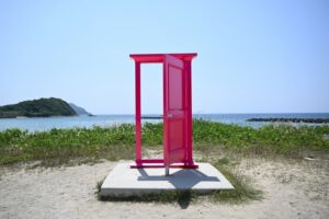 糸島・ジハングンのピンクのドア