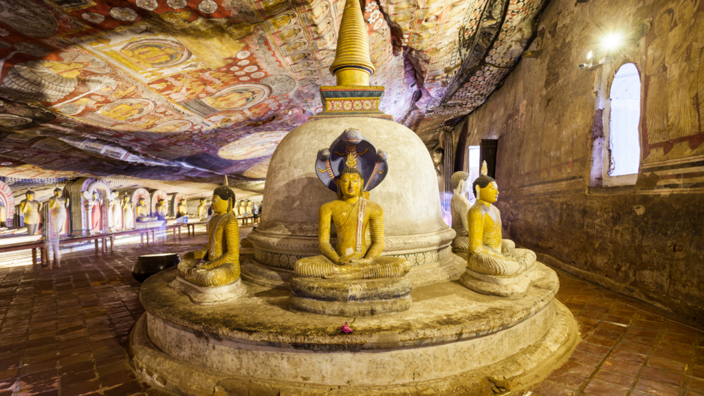 スリランカ　ダンブッラ黄金寺院