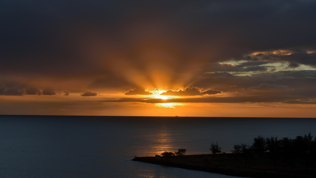 ハワイ　ホノルル　夕日