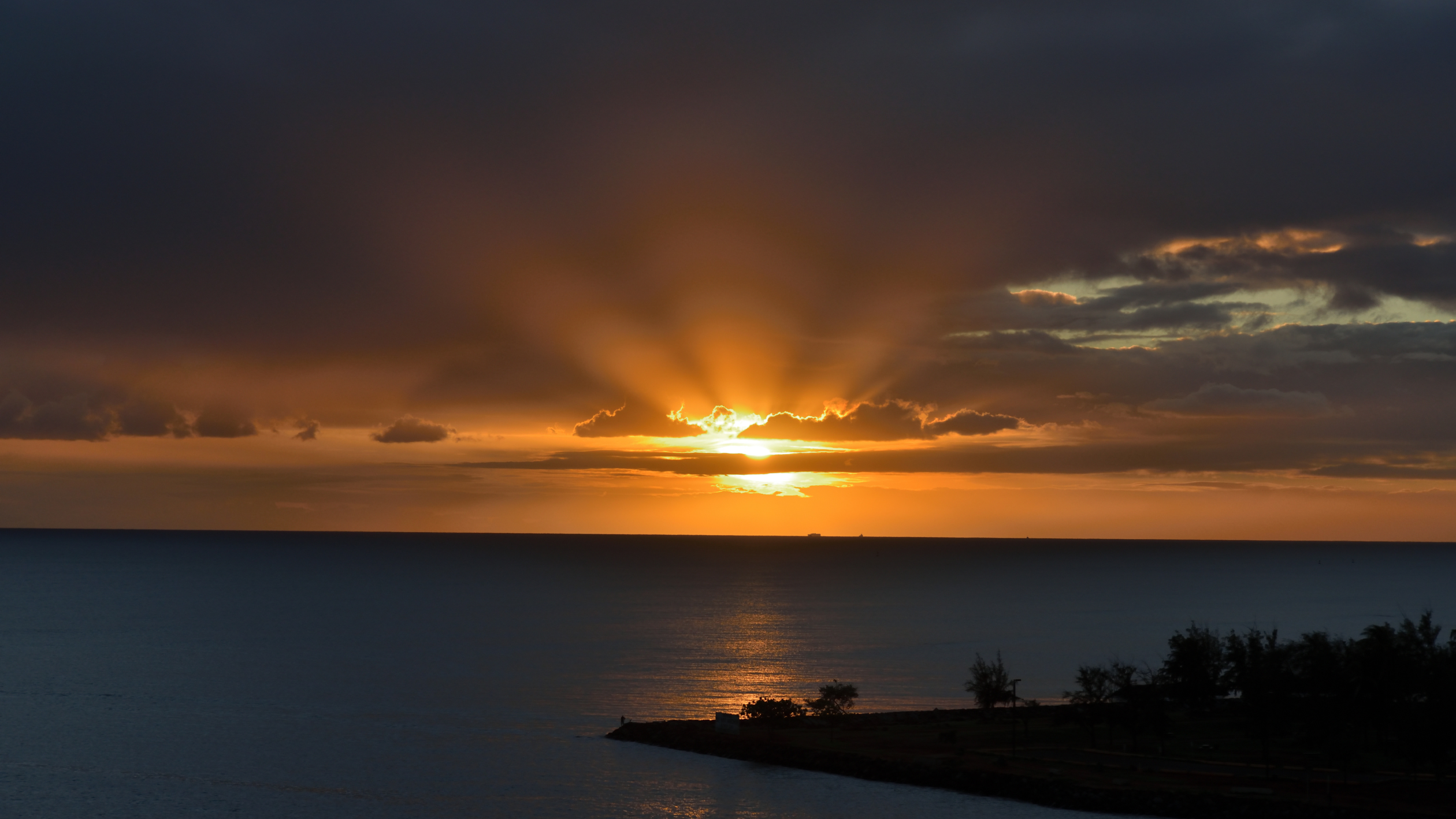 ハワイ ホノルル 夕日