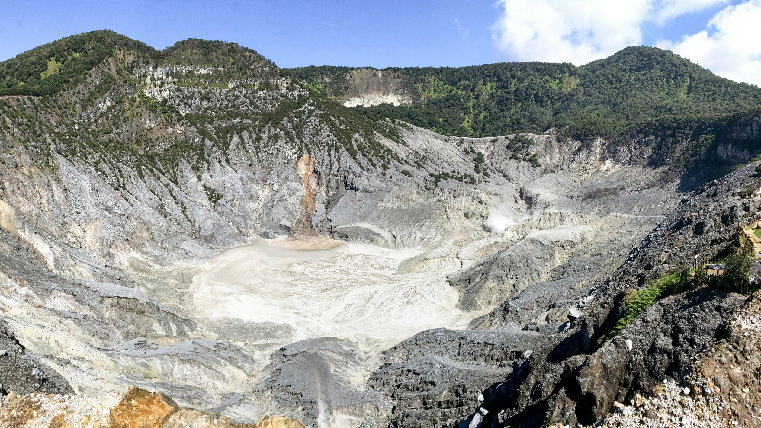 タンクバンプラフ火山(イメージ）
