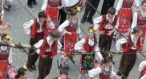 ブルガリアのバラ祭り Canツアー
